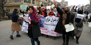 Afghanistan: Taliban Forces Pepper Spray Protesting Women