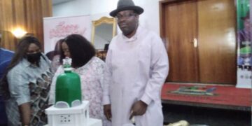 Nigeria: Bayelsa Delegates Stage Surprise Birthday For Senator Henry Seriake Dickson