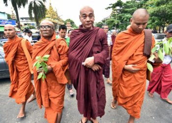Myanmar: Monks Flee Temples As Fighting Intensify