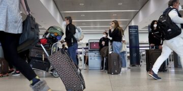 Chaos In US Airport With Over 2,700 Cancelled Flights