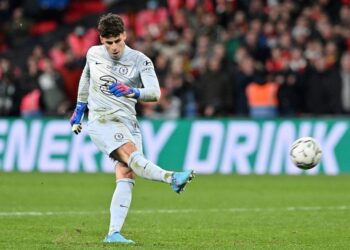 ‘Keep It Up Kepa’ – Drogba Offers Support To Chelsea Keeper After Carabao Cup Loss To Liverpool