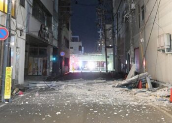 7.3-Magnitude Quake Hits East Japan