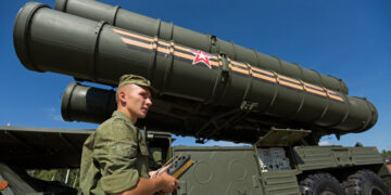 Russia Plans Massive Bombardment Of Kyiv, Advises Residents To Vacate