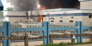 JUST IN: Fire Guts Central Bank Office In Benue State, North-Central Nigeria [VIDEO]
