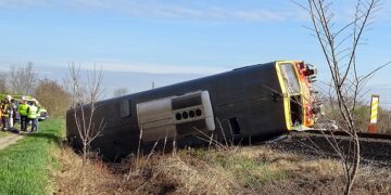 Hungary: Five Dead As Van Crashes Into Train