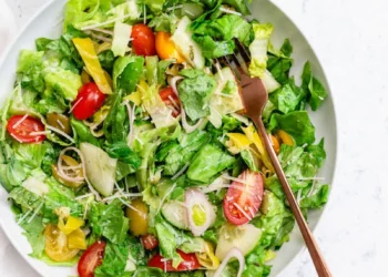 Eating Salad Could Help You Lose Weight