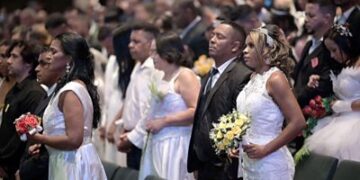 Fifty Brazilian Couples Share A Wedding Day