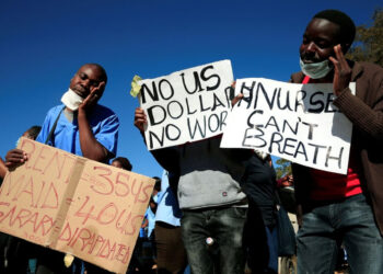 Zimbabwe Health Workers Reject 100% Pay Rise, Insist On U.S. Dollars Payment