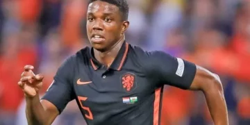 Manchester United Complete First Summer Signing