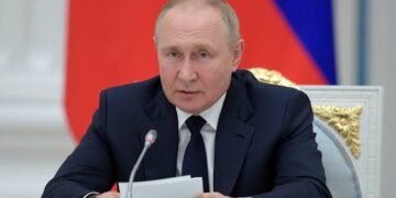 Russia Signs Document To Simplify Citizenship For Ukrainian Residents