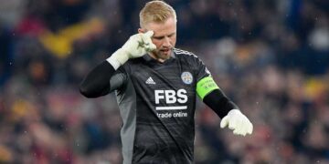Schmeichel Joins Nice After 11 Years At Leicester City