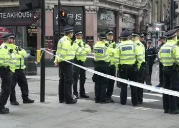 Two Police Officers Stabbed In London Ahead Of Queen Elizabeth’s Burial