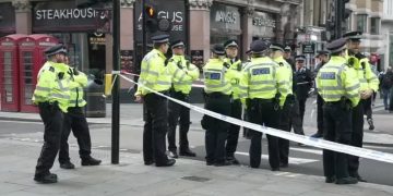 Two Police Officers Stabbed In London Ahead Of Queen Elizabeth’s Burial