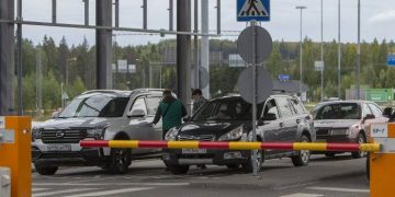 Finland Shuts Land Border Against Russian Tourists