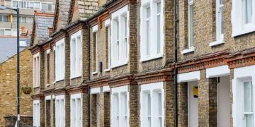 UK Banks Hit With Massive Mortgage Deals Withdrawal Over Fears Of Rising Interest Rates