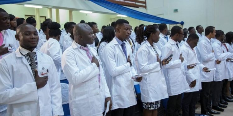 Ghana 100 Ukraine Returnees Enrolled In Medical School - Heritage Times