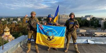 Ukraine Celebrates Recapturing Key Town, As Putin Ally Raises Nuclear Jitters