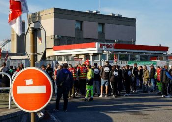 France Orders Striking Fuel Refinery Employees Back To Work