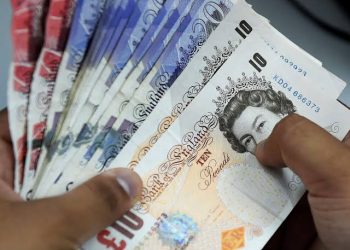 Pound Rises As Chancellor Moves To Calm Markets