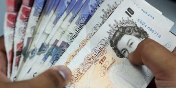 Pound Rises As Chancellor Moves To Calm Markets