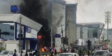 Nigeria: Many Feared Dead As Fire Razes Building In Lagos