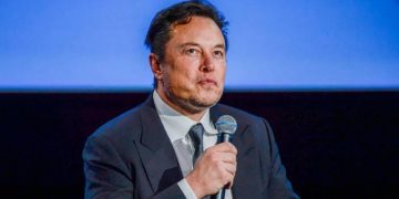 Musk Announces Twitter ‘Amnesty’ For Suspended Accounts