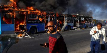 South Africa: Buses Set On Fire As Taxi Strike Begins