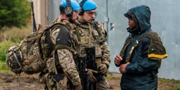 Britain Threatens To Withdraw Troops From Mali, Cites Romance With Russia