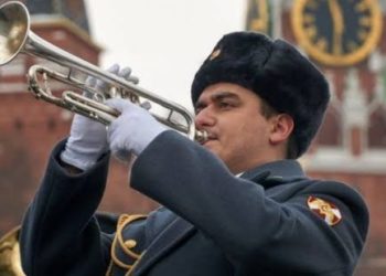 Putin Sends Opera Singers, Circus Acts To Ukraine Frontline To Boost Morale