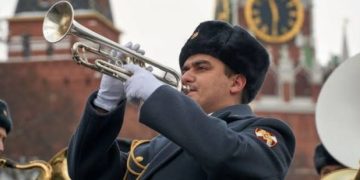 Putin Sends Opera Singers, Circus Acts To Ukraine Frontline To Boost Morale