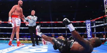 Again, Fury Knocks Down Chisora, Retains WBC Title, Calls Out Usyk, Joyce