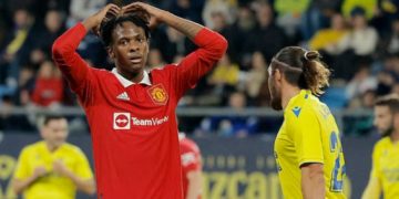 Manchester United Slump To Mid World Cup Clash Defeat