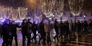 2022 World Cup Triumph: Massive Celebration In Argentina, Chaos In France