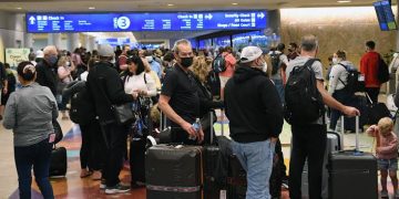 US Flight Cancellations Reaches 2,800 As Christmas Draws To A Close