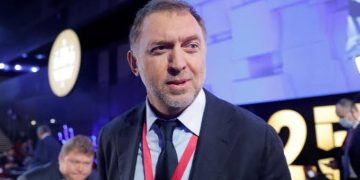 Russia May Run Out Of Money In 2024, Oligarch Predicts