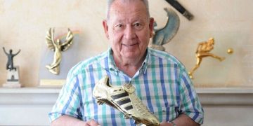 World Cup Record Holder, Fontaine, Dies At 89