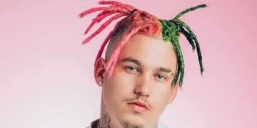 South African Musician Dies On Stage During Performance