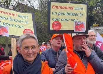 Angry Crowd Heckles France’s Macron Over Pensions Legislation