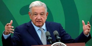Mexican President Admits Fainting “Briefly”, Cites Low Blood Pressure