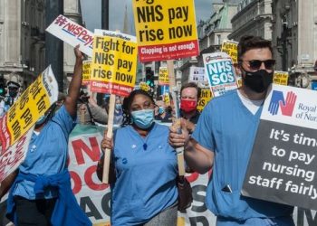 UK Nurses Set For Long-Term Strike Until Christmas