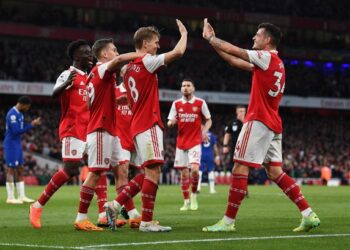 Arsenal Whip Chelsea, Return To Premier League Summit 