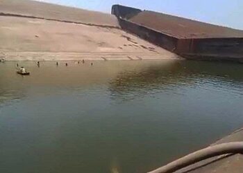 indian govt official empties dam to retrieve lost phone