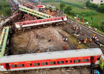death toll from india train crash hits 288
