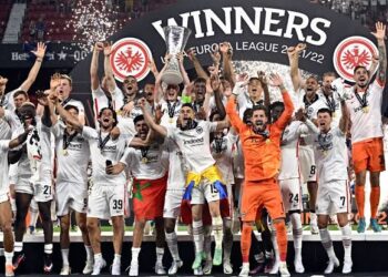 Europa: Moyes Ecstatic As West Ham Lift First Ever UEFA Title 