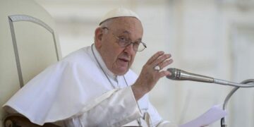 Pope Back To Vatican After Brief Hospital Visit