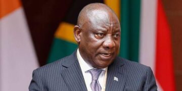 SA Gives Zimbabweans 6 Months Extension To Regularise Work Permits