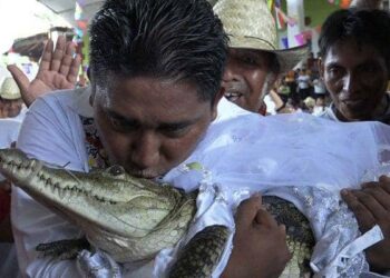 Mexican Mayor Marries Alligator-like Creature Called ‘Princess Girl’