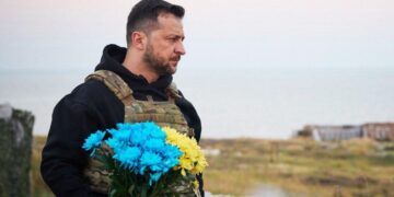 Zelenskyy Salutes Ukrainian Soldiers To Mark 500 Days Of War