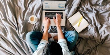 UK Banks Tighten Up On Work-From-Home Policy