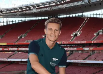 Official: Arsenal Captain Strikes Fresh Club Deal